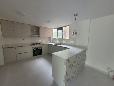 Apartamento en arriendo en San Lucas, Medellín · foto 3 de 18