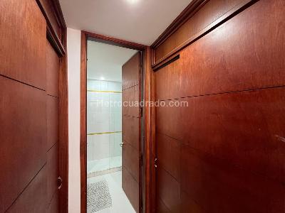 Apartamento en arriendo en Lalinde, Medellín · foto 15 de 18