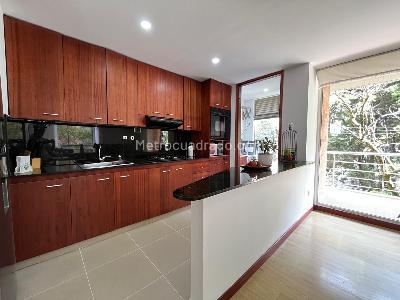 Apartamento en arriendo en Lalinde, Medellín · foto 4 de 18