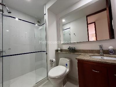 Apartamento en arriendo en Lalinde, Medellín · foto 8 de 18