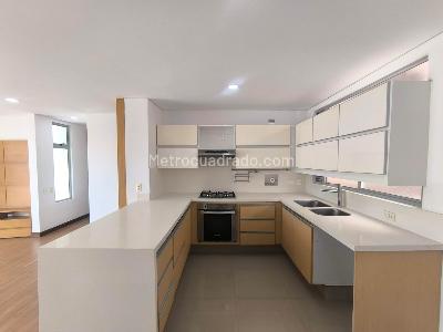 Apartamento en venta en Los Balsos, Medellín · foto 2 de 20