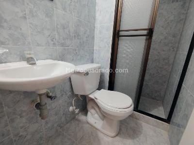 Apartamento de 2 alcobas en arriendo en Bombona, Medellín, 53 m² · foto 6 de 12