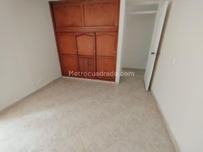 Apartamento de 2 alcobas en arriendo en Bombona, Medellín, 53 m² · foto 8 de 12