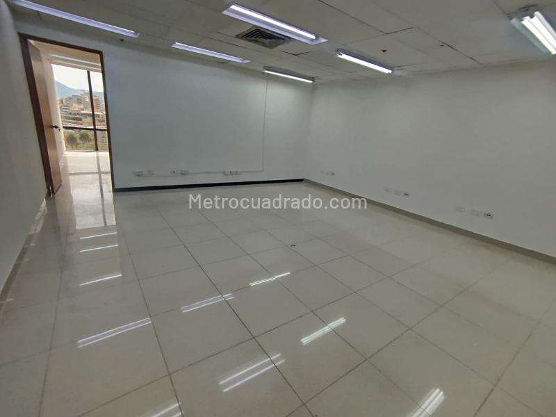 Oficina en Arriendo, Centro Med, Medellín - Más