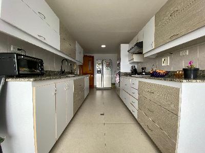 Apartamento de 3 alcobas en arriendo en La Calera, Medellín, 214 m² · foto 4 de 20