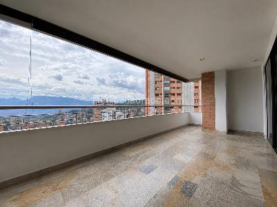 Apartamento de 3 alcobas en arriendo en La Calera, Medellín, 214 m² · foto 7 de 20