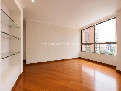 Apartamento de 3 alcobas en arriendo en La Calera, Medellín, 214 m² · foto 9 de 20