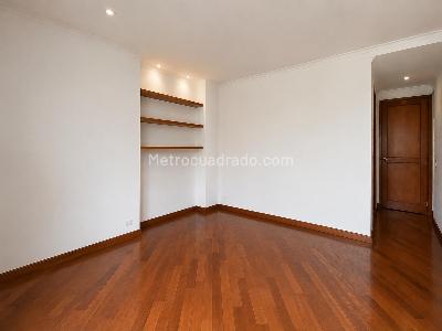 Apartamento de 3 alcobas en arriendo en La Calera, Medellín, 214 m² · foto 15 de 20