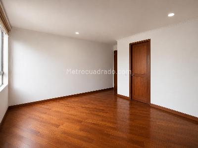 Apartamento de 3 alcobas en arriendo en La Calera, Medellín, 214 m² · foto 17 de 20