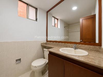 Apartamento de 3 alcobas en arriendo en La Calera, Medellín, 214 m² · foto 18 de 20
