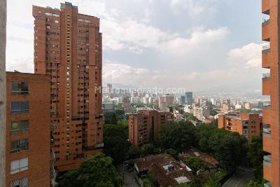 Apartamento en arriendo en Lalinde, Medellín · foto 2 de 20