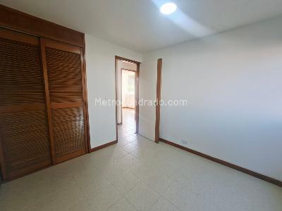 Apartamento en arriendo en El Tesoro, Medellín · foto 6 de 13