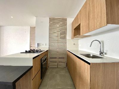 Apartamento de 1 alcoba en arriendo en Los Balsos, Medellín, 67 m² · foto 2 de 13