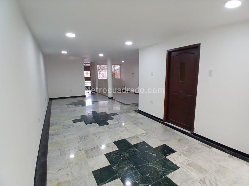 Casa – Bogotá, Zona Industrial, Localidad Puente Aranda - Más