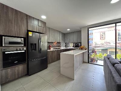 Apartamento de 3 alcobas en venta en La Castellana, Medellín, 124 m² · foto 3 de 20