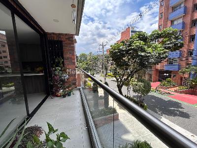 Apartamento de 3 alcobas en venta en La Castellana, Medellín, 124 m² · foto 4 de 20
