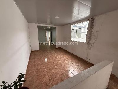 Casa de 5 alcobas en venta en Bosque Popular, Bogotá, 224 m² · foto 19 de 20