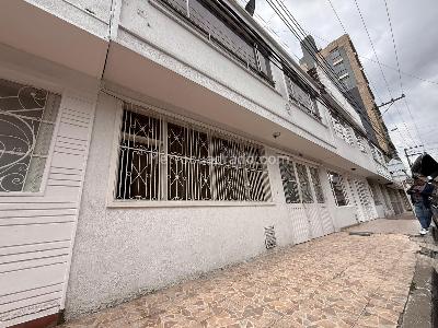 Casa de 5 alcobas en venta en Bosque Popular, Bogotá, 224 m² · foto 2 de 20