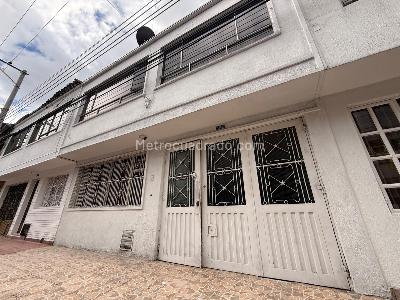 Casa de 5 alcobas en venta en Bosque Popular, Bogotá, 224 m² · foto 3 de 20