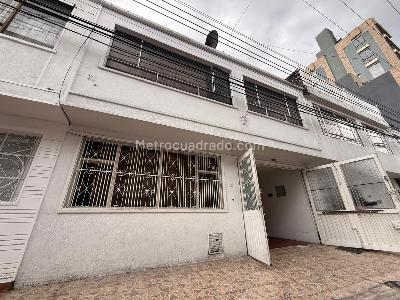 Casa de 5 alcobas en venta en Bosque Popular, Bogotá, 224 m² · foto 6 de 20