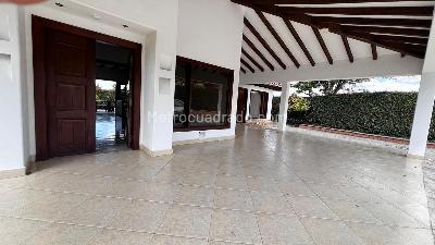 Casa de 4 alcobas en arriendo en Vereda Cabeceras, Rionegro, 1300 m² · foto 3 de 20
