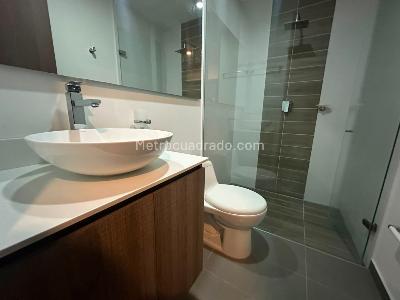Apartamento en arriendo en Loma De Las Brujas, Envigado · foto 6 de 13