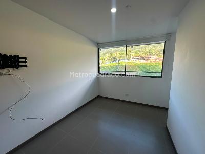 Apartamento en arriendo en Loma De Las Brujas, Envigado · foto 7 de 13