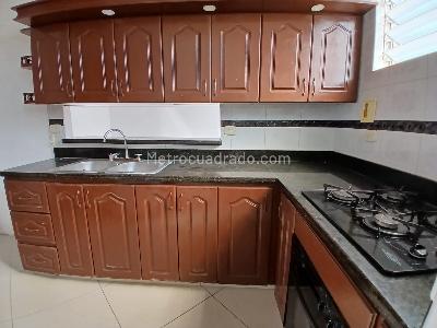 Apartamento de 3 alcobas en arriendo en Calasanz, Medellín, 75 m² · foto 2 de 17