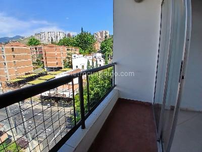 Apartamento de 3 alcobas en arriendo en Calasanz, Medellín, 75 m² · foto 3 de 17