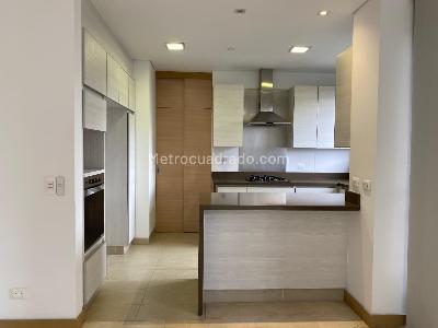 Apartamento en arriendo en La Tomatera, Medellín · foto 8 de 20