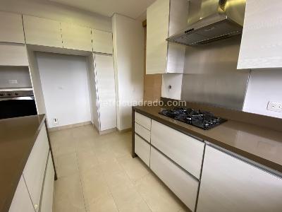 Apartamento en arriendo en La Tomatera, Medellín · foto 9 de 20