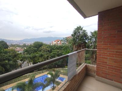 Apartamento de 3 alcobas en arriendo en Los Balsos, Medellín, 121 m² · foto 8 de 20