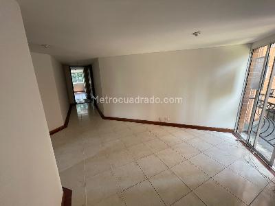 Apartamento de 2 alcobas en arriendo en Loma De Los Bernal, Medellín, 65 m² · foto 5 de 15