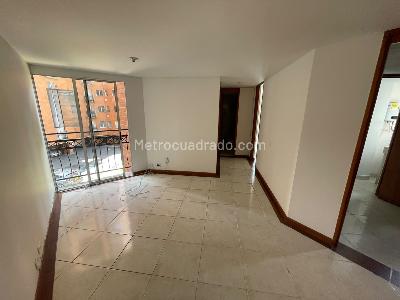 Apartamento de 2 alcobas en arriendo en Loma De Los Bernal, Medellín, 65 m² · foto 6 de 15