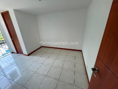 Apartamento de 2 alcobas en arriendo en Loma De Los Bernal, Medellín, 65 m² · foto 12 de 15