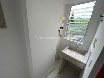 Apartamento de 2 alcobas en arriendo en Loma De Los Bernal, Medellín, 65 m² · foto 15 de 15