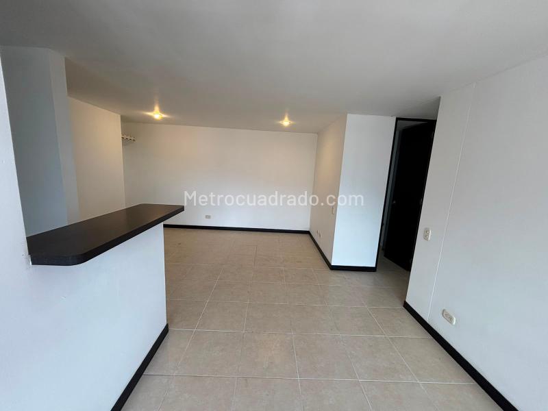 3BR Apartment in Itagui (65 m²) - 2