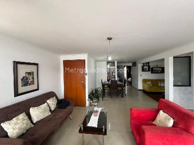 Apartamento de 2 alcobas en arriendo en Laureles, Medellín, 92 m² · foto 3 de 17