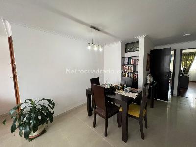 Apartamento de 2 alcobas en arriendo en Laureles, Medellín, 92 m² · foto 4 de 17