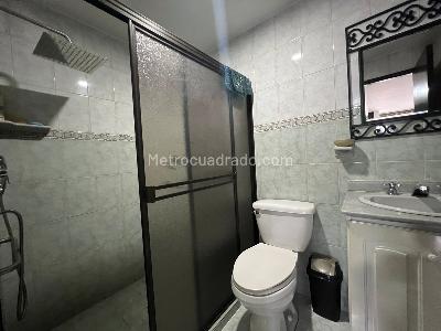 Apartamento de 2 alcobas en arriendo en Laureles, Medellín, 92 m² · foto 8 de 17