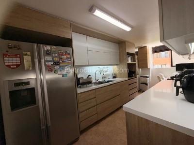 Apartamento de 3 alcobas en venta en Vizcaya, Medellín, 134 m² · foto 3 de 20
