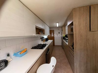 Apartamento de 3 alcobas en venta en Vizcaya, Medellín, 134 m² · foto 8 de 20