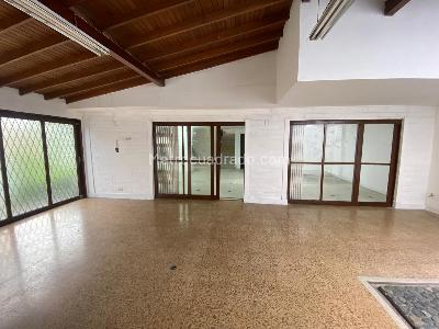 Casa de 4 alcobas en arriendo en Conquistadores, Medellín, 340 m² · foto 6 de 20