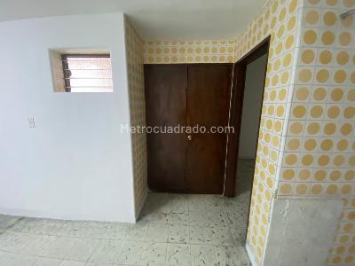 Casa de 4 alcobas en arriendo en Conquistadores, Medellín, 340 m² · foto 14 de 20