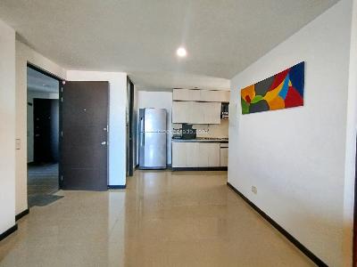 Apartamento de 3 alcobas en arriendo en Los Gonzalez, Medellín, 84 m² · foto 2 de 15
