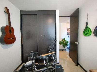 Apartamento de 3 alcobas en arriendo en Los Gonzalez, Medellín, 84 m² · foto 9 de 15