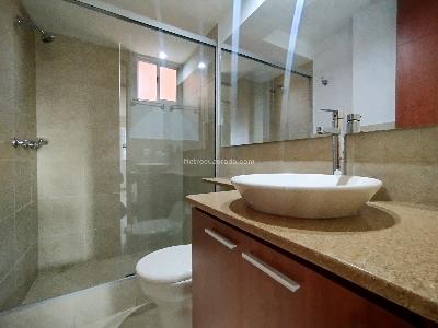 Apartamento de 3 alcobas en arriendo en Castropol, Medellín, 103 m² · foto 12 de 20