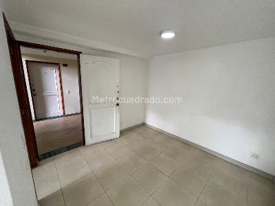 Apartamento de 3 alcobas en arriendo en Los Alpes, Medellín, 79 m² · foto 2 de 16