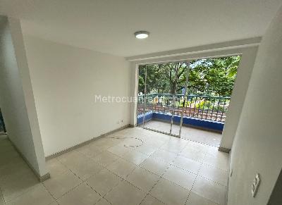 Apartamento de 3 alcobas en arriendo en Los Alpes, Medellín, 79 m² · foto 4 de 16