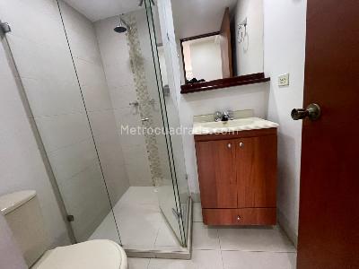 Apartamento de 3 alcobas en arriendo en Los Alpes, Medellín, 79 m² · foto 14 de 16